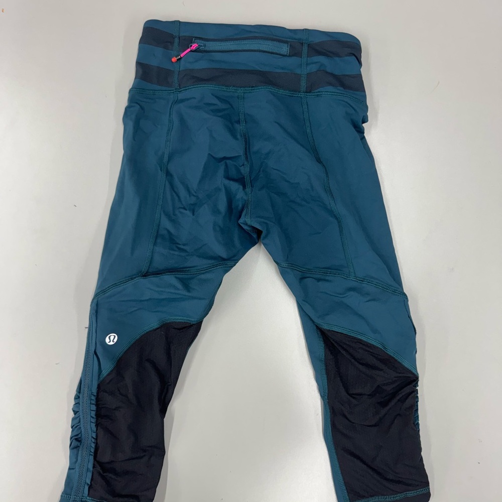 lululemon athletica Womens Teal and Black Capri’s Active Leggings